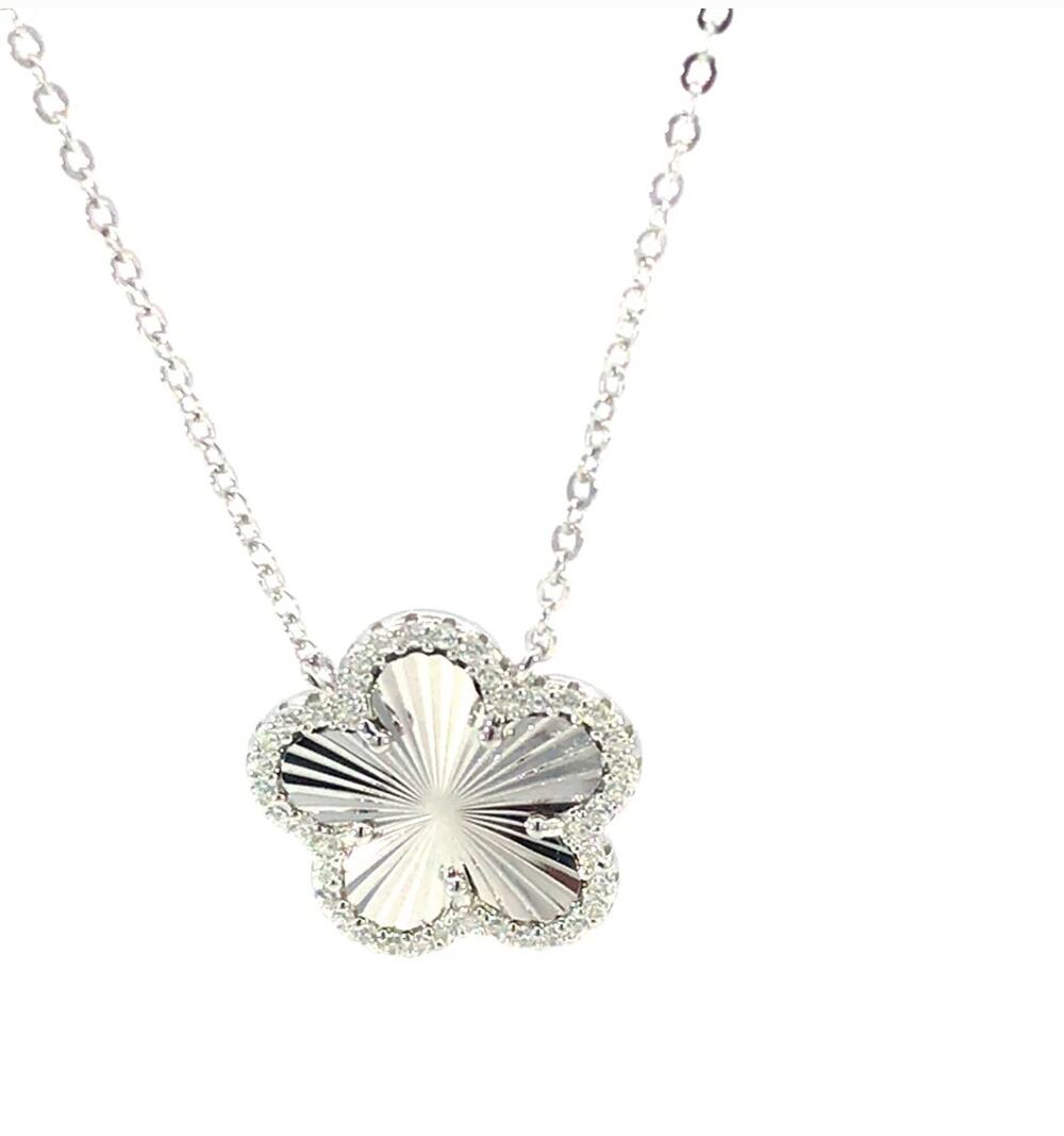 Women's Lucky Charm Pavé Clover Pendant Necklace Color 925 Sterling silver